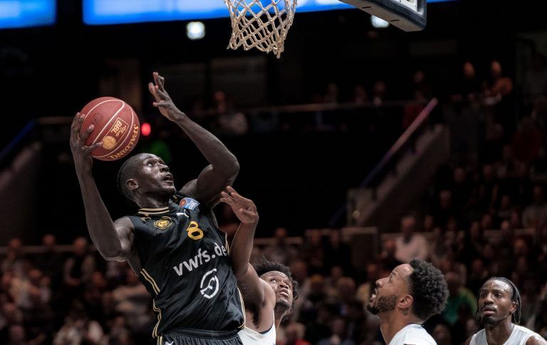 Nach starkem Comeback: Löwen gehen mit fünftem Sieg in Folge in FIBA-Pause