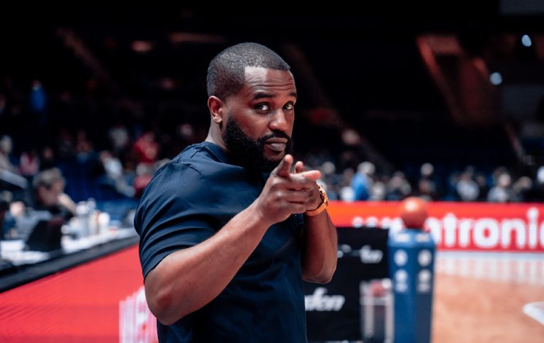 Keith Thomas hat um zwei Jahre verlängert! 