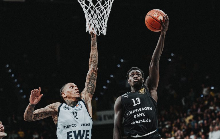 Starkes Comeback: Löwen unterliegen Oldenburg nur knapp mit 82:84