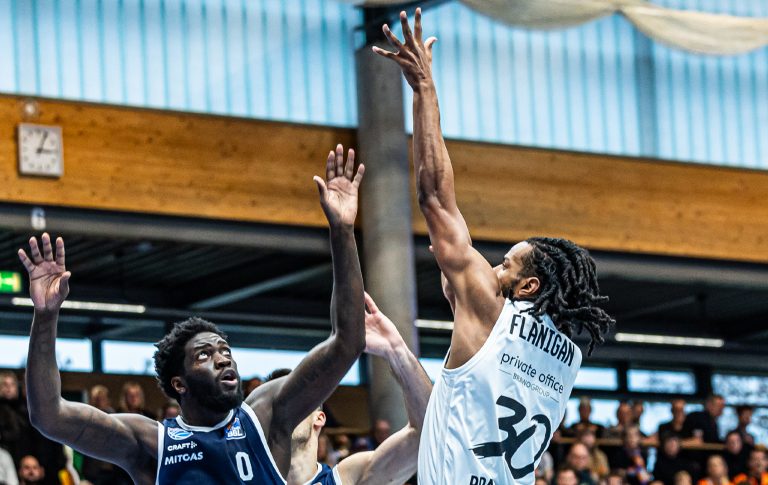 Dezimierte Löwen mit kämpferischer Leistung