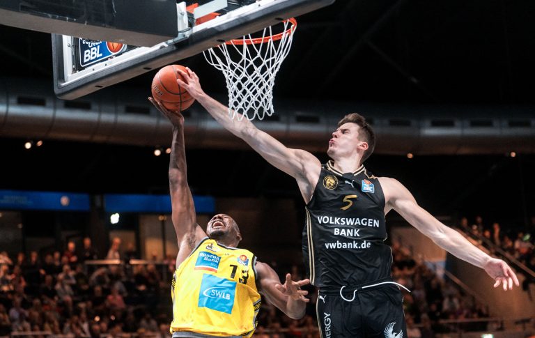 Löwen zu Gast bei MHP RIESEN Ludwigsburg