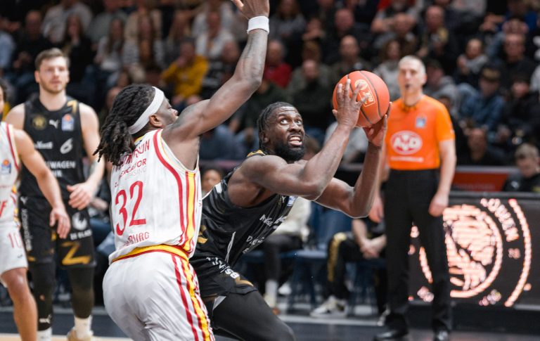 IMPRESSIONEN: Löwen vs. Fitness First Würzburg Baskets