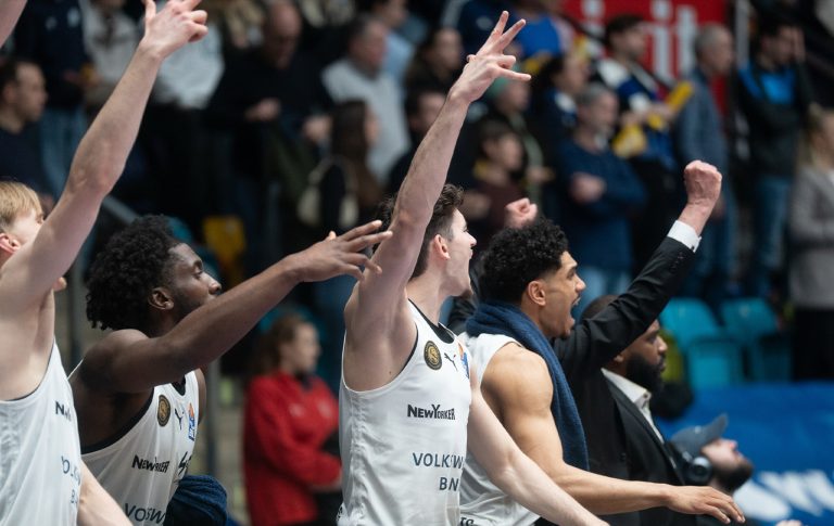 IMPRESSIONEN: SKYLINERS vs. Basketball Löwen