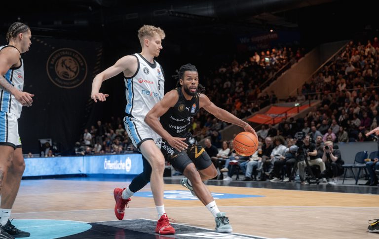 Woche der Veränderungen: Mit neuem Coach und Neuzugang nach Hamburg