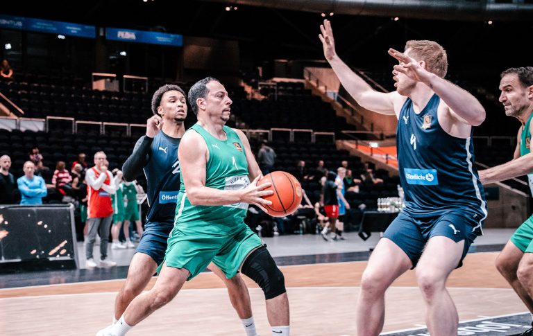 24 Mannschaften, spannende Spiele und ein würdiger Sieger: Team der Oskar Kämmer Schule gewinnt den Charity Cup 2026.