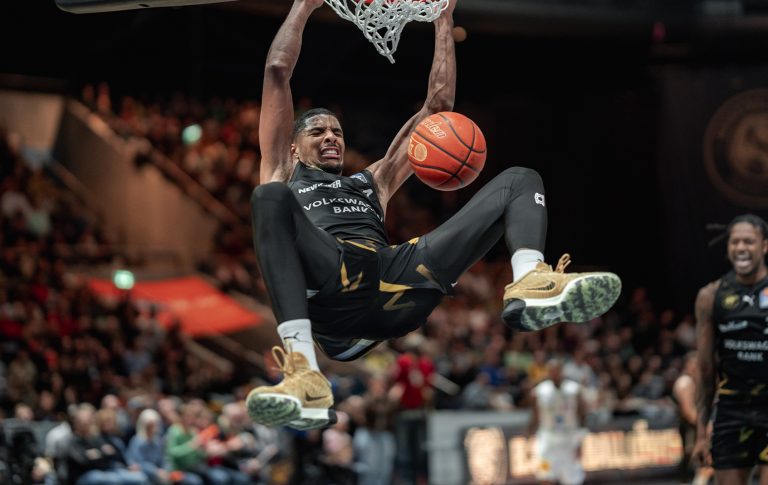 112:93 gegen den MBC: Löwen gewinnen nächstes „Endspiel“